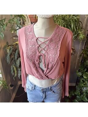 Bohemian Style Pink Crochet Lace-Up Crop Top